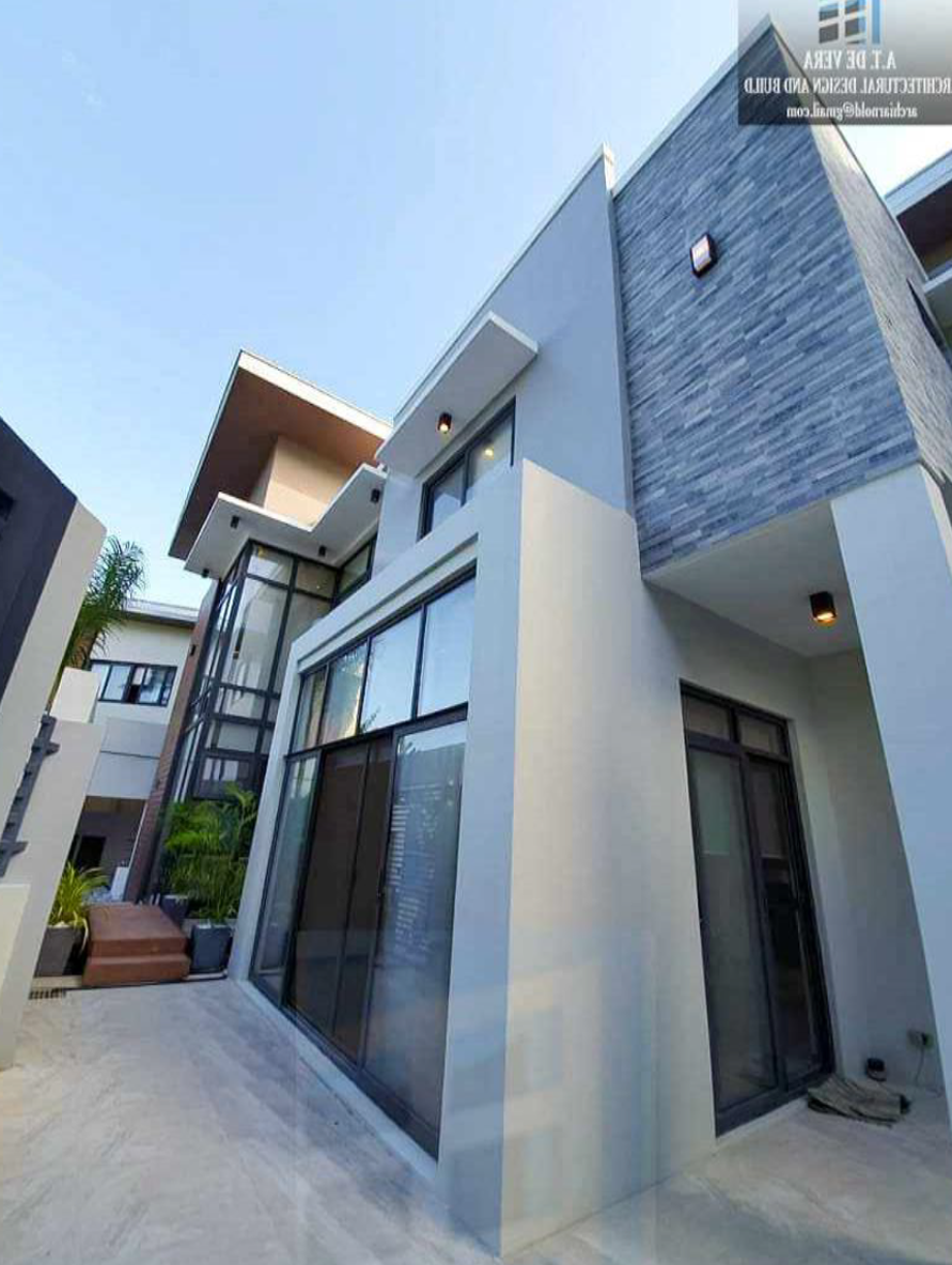 Northshore Village Image 1